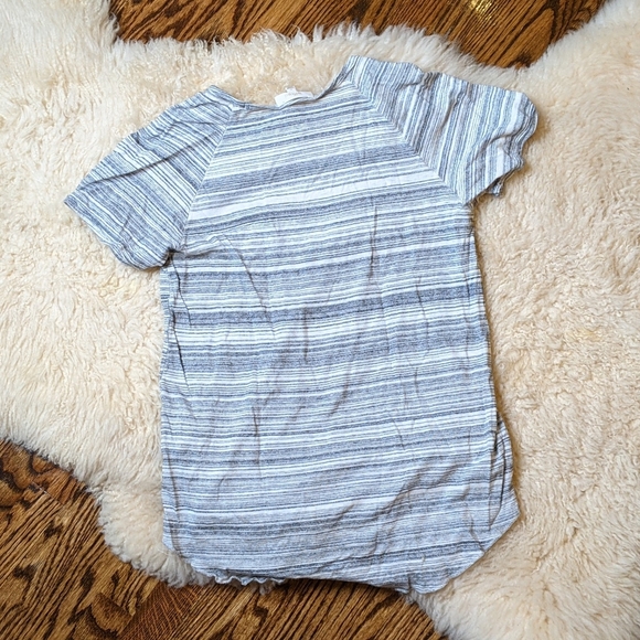 Aritzia Wilfred Grey Striped T-Shirt - Picture 2 of 2